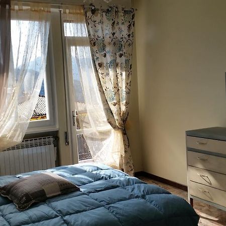 Apartment Iseo Lake Sale Marasino Kamer foto