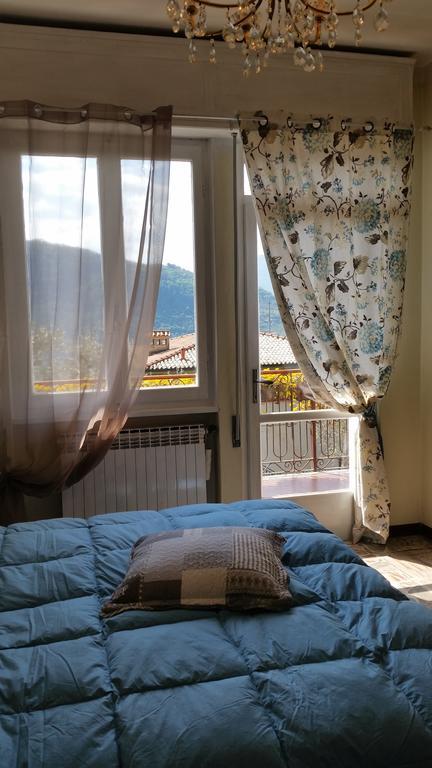 Apartment Iseo Lake Sale Marasino Kamer foto