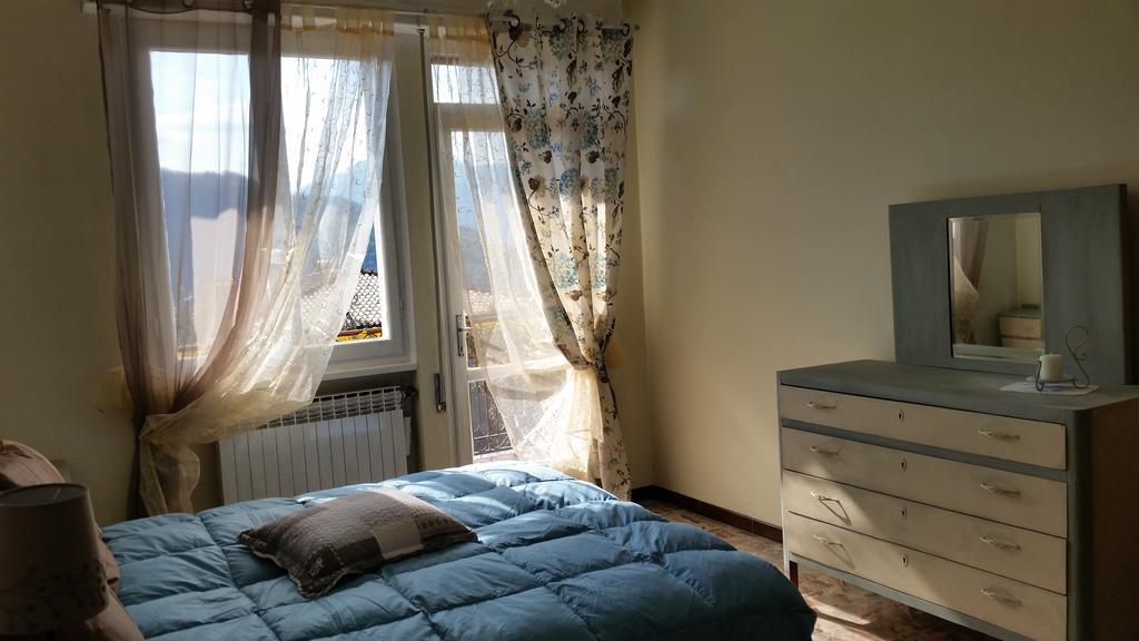 Apartment Iseo Lake Sale Marasino Kamer foto